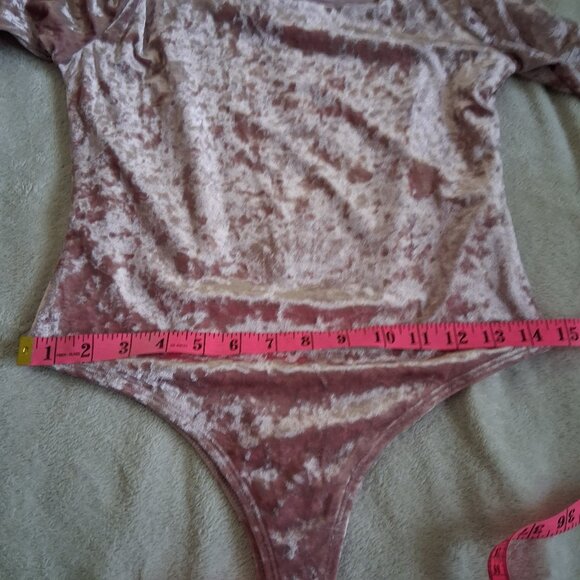 Francesca's NWT Women's Size M Rose Pink Stacy Square Neck Velvet Bodysuit - Picture 11 of 12